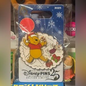 2025  Disney Winnie The Pooh And Piglet Holiday Pin - Limited Edition IN HAND